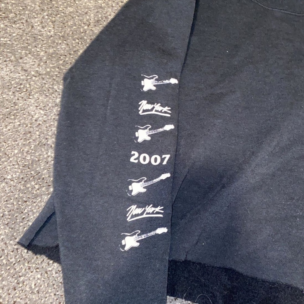 Black crop pullover - Picture 2 of 2